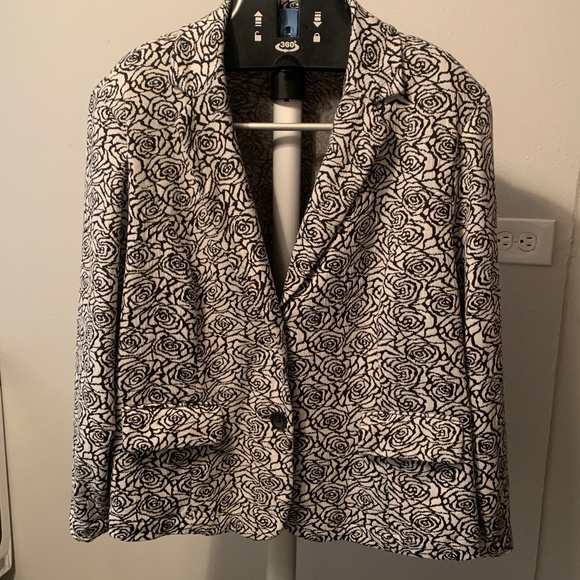 torrid Jackets & Blazers - Torrid Blazer Black & White Rose print KNIT